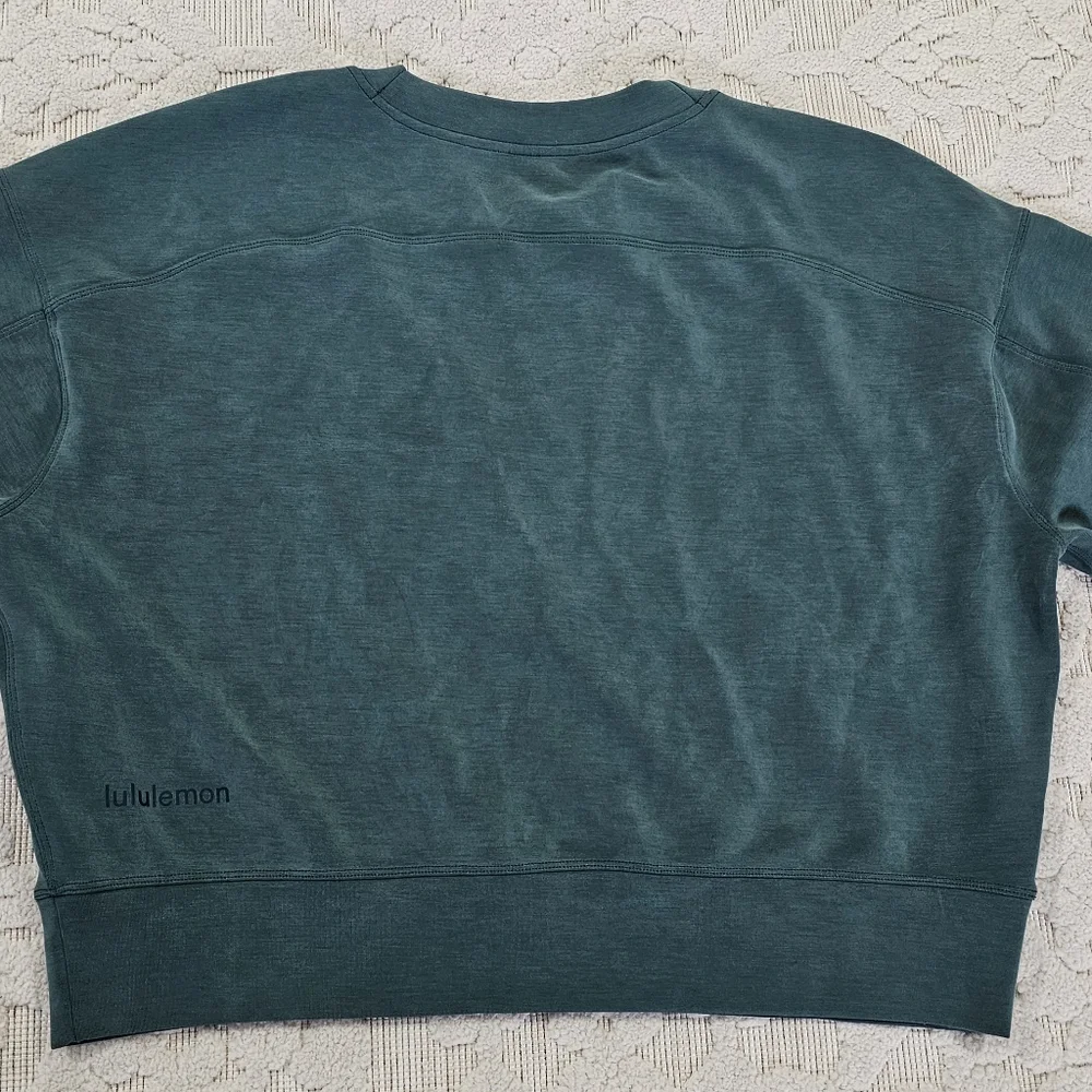 Lululemon Perfectly oversized Softstreme Crew - Picture 10 of 15